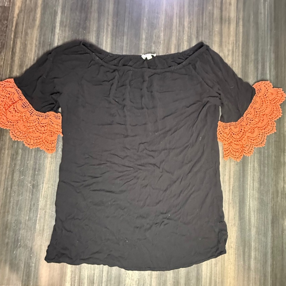 Umgee Women's Black Top with Orange Crochet Bell Sleeves Size M